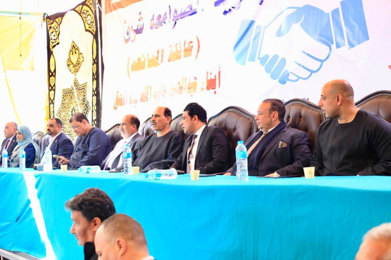 إنهاء خصومة ثأرية بقرية الصوامعة شرق أخميم (3) إنهاء خصومة ثأرية بقرية الصوامعة شرق أخميم (3)