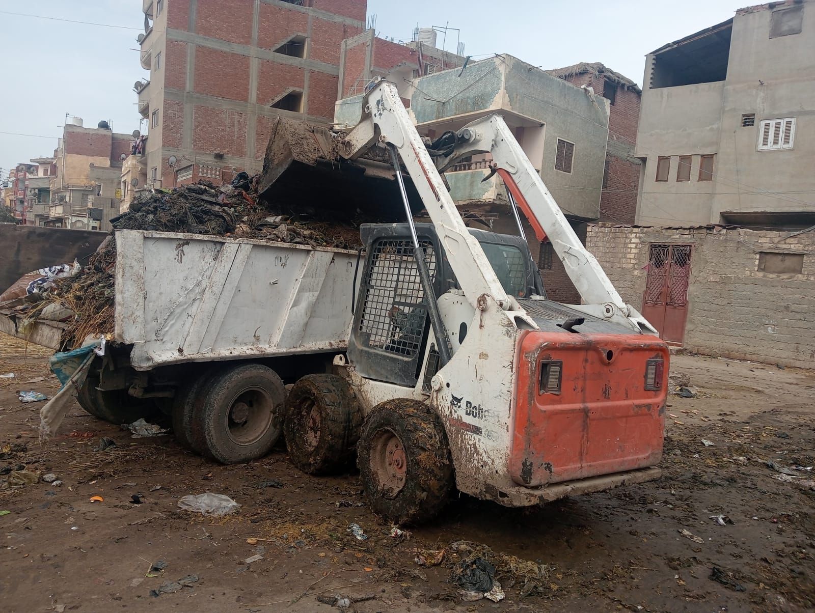 رفع المخلفات من الاحياء