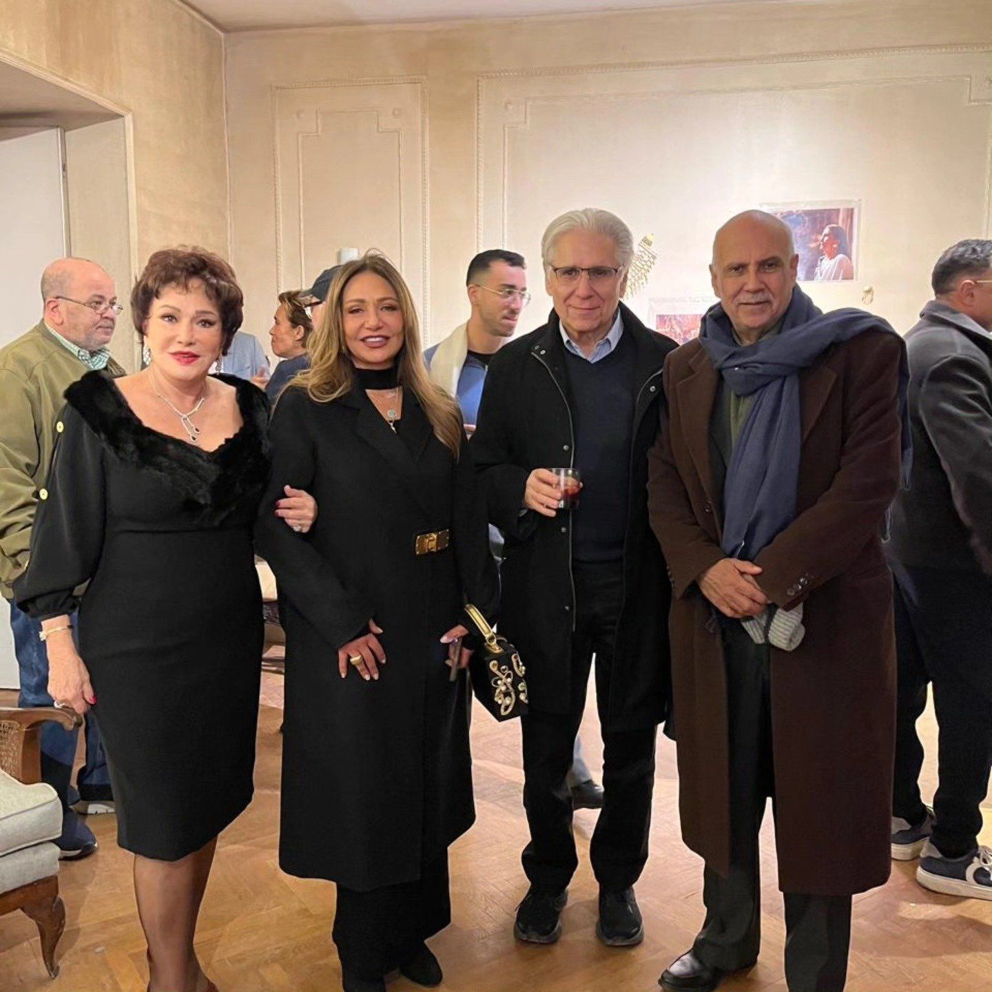 يسرا وليلي علوي ولبلبة وخالد النبوي يحتفلون بمؤية يوسف شاهين