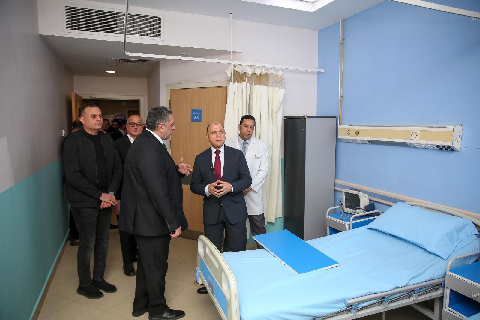 محافظ كفر الشيخ يتفقد احدى الغرف محافظ كفر الشيخ يتفقد احدى الغرف