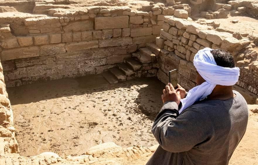 كشف بحيرة مقدسة بمساحة 50 متر فى حفائر البعثة الصينية بالكرنك