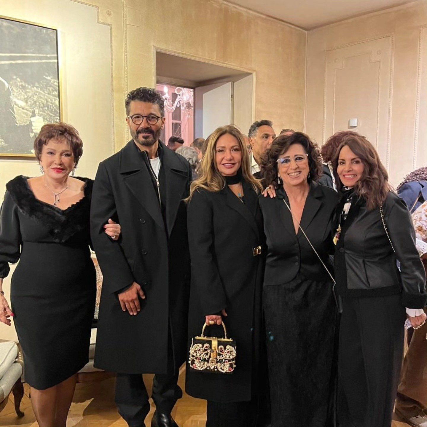 يسرا وليلي علوي ولبلبة وخالد النبوي يحتفلون بمؤية يوسف شاهين