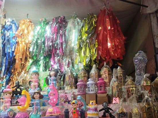 فوانيس-وزينة-رمضان-تظهر-فى-الأسواق-بمحافظة-الأقصر