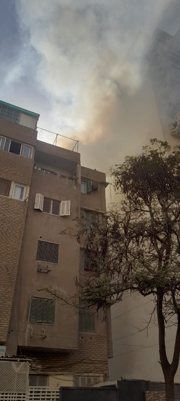 حريق عقار في الدقي (4) حريق عقار في الدقي (4)