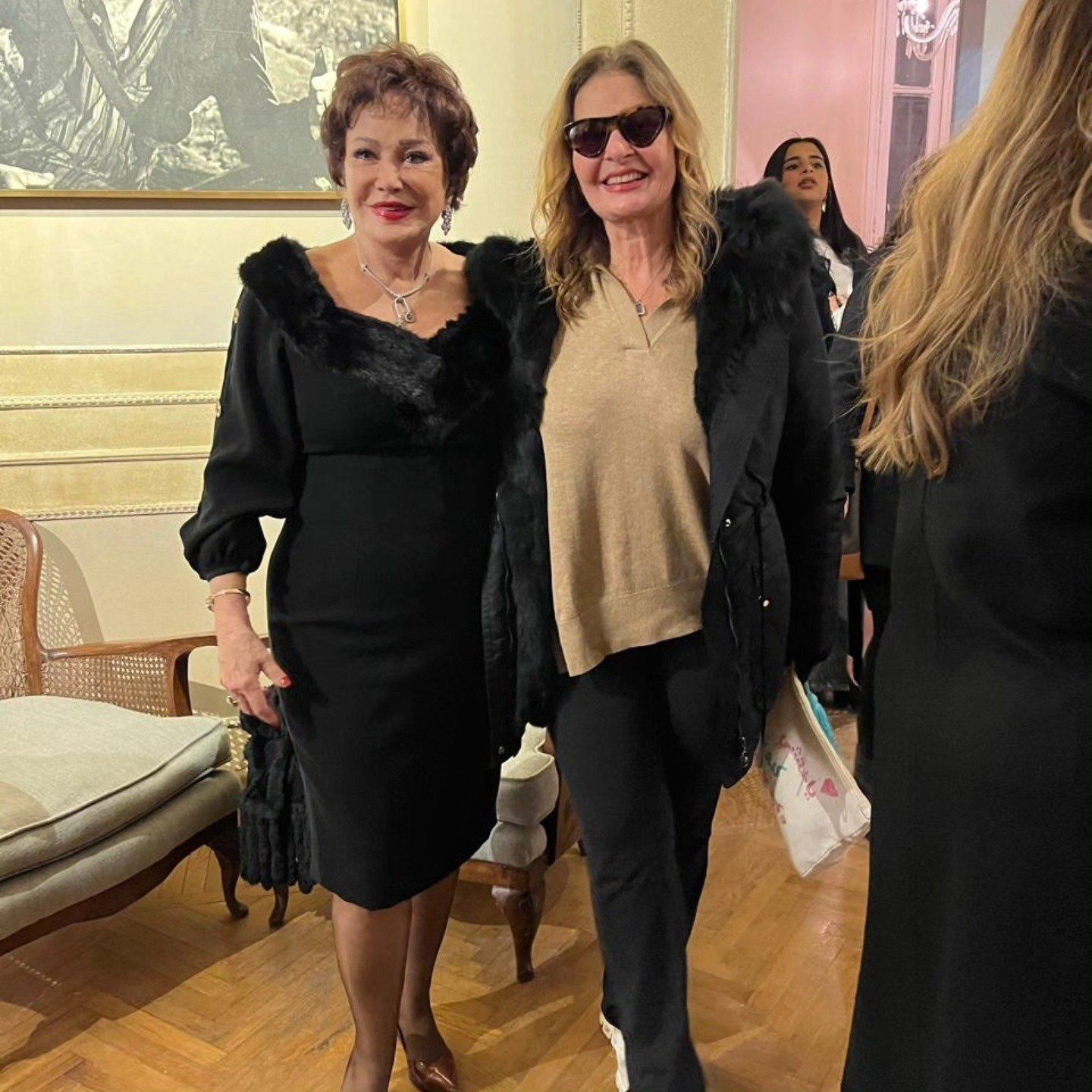 يسرا وليلي علوي ولبلبة وخالد النبوي يحتفلون بمؤية يوسف شاهين