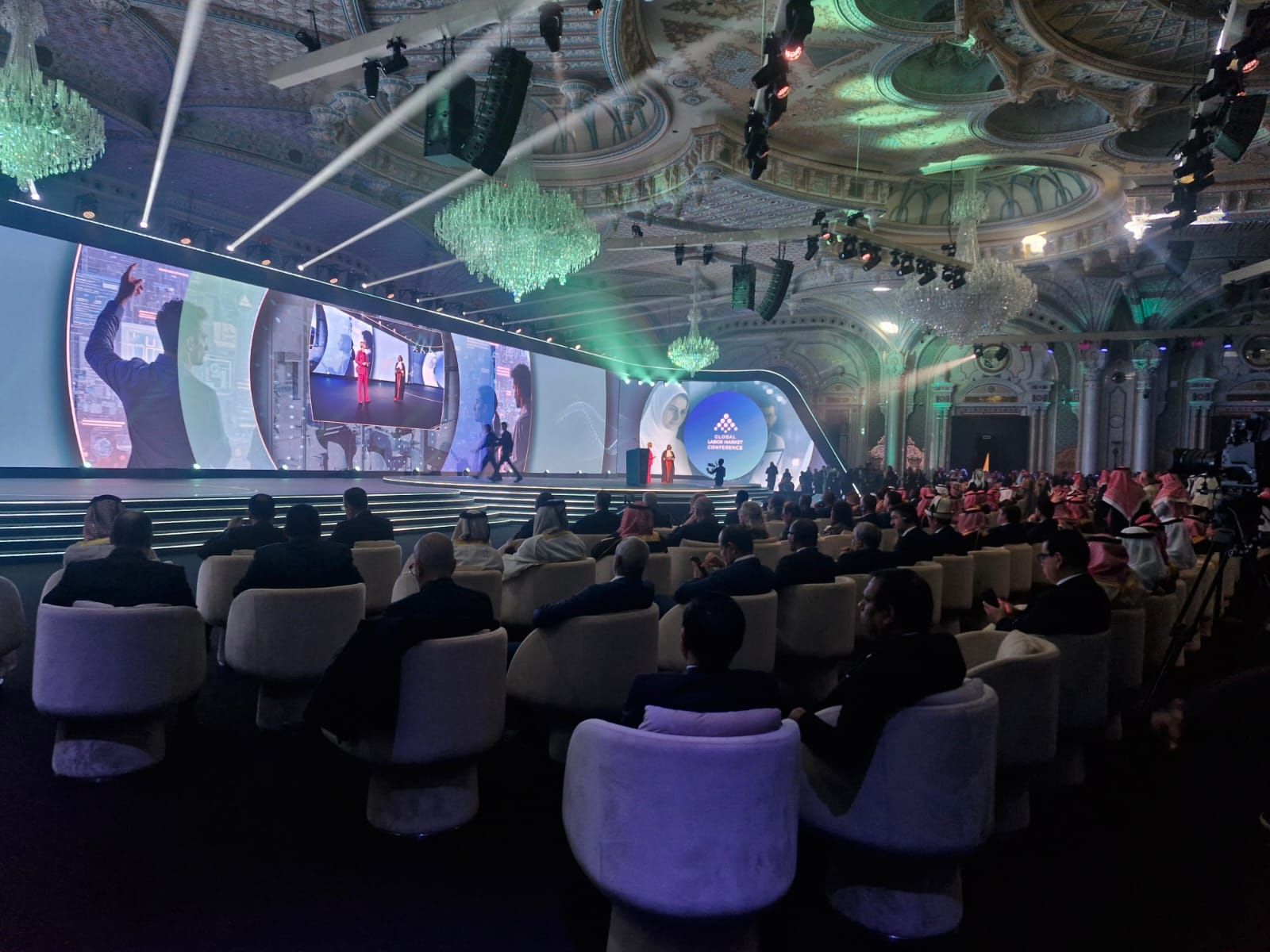 انطلاق فعاليات النسخة الثالثة من المؤتمر الدولى لسوق العمل (7)