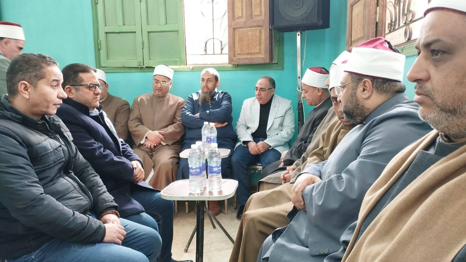 خلال تقديم واجب العزاء خلال تقديم واجب العزاء