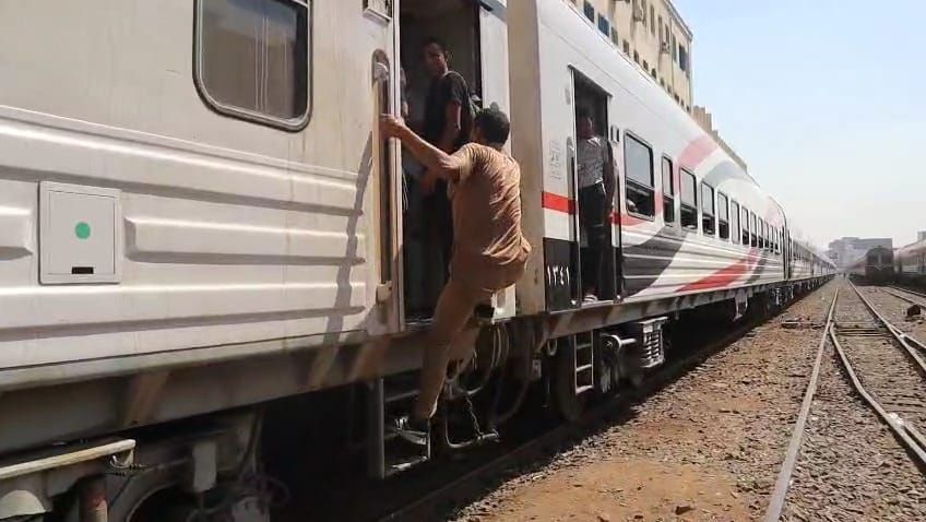 جانب من المخالفات فى المترو جانب من المخالفات فى المترو