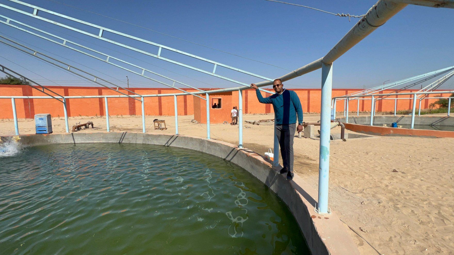 جانب من تجهيزات المزرعة النموذجية بقرية الرزيقات غرب الأقصر