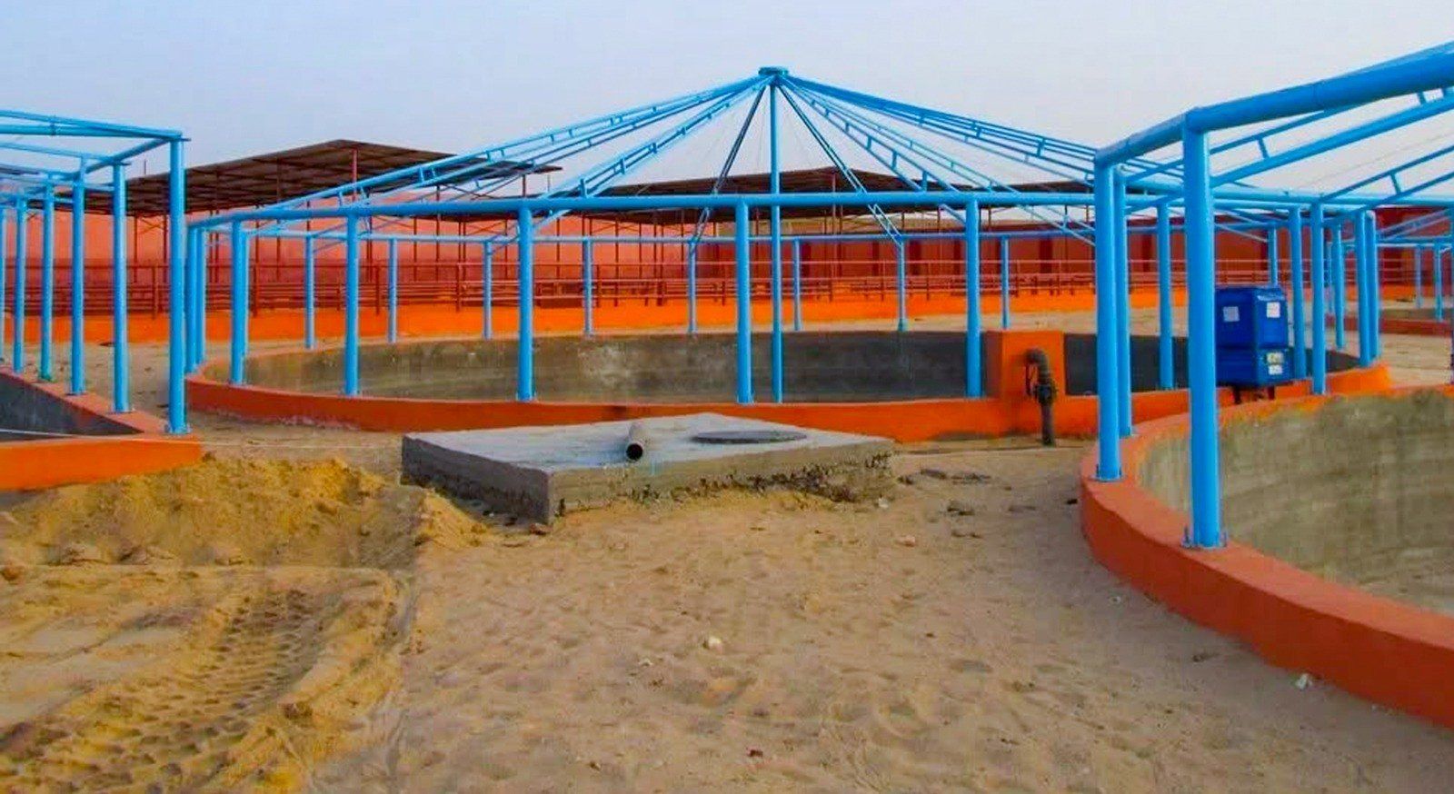 التعاقد على تشغيل وتطوير المزرعة النموذجية للإنتاج السمكى والحيوانى رسمياً