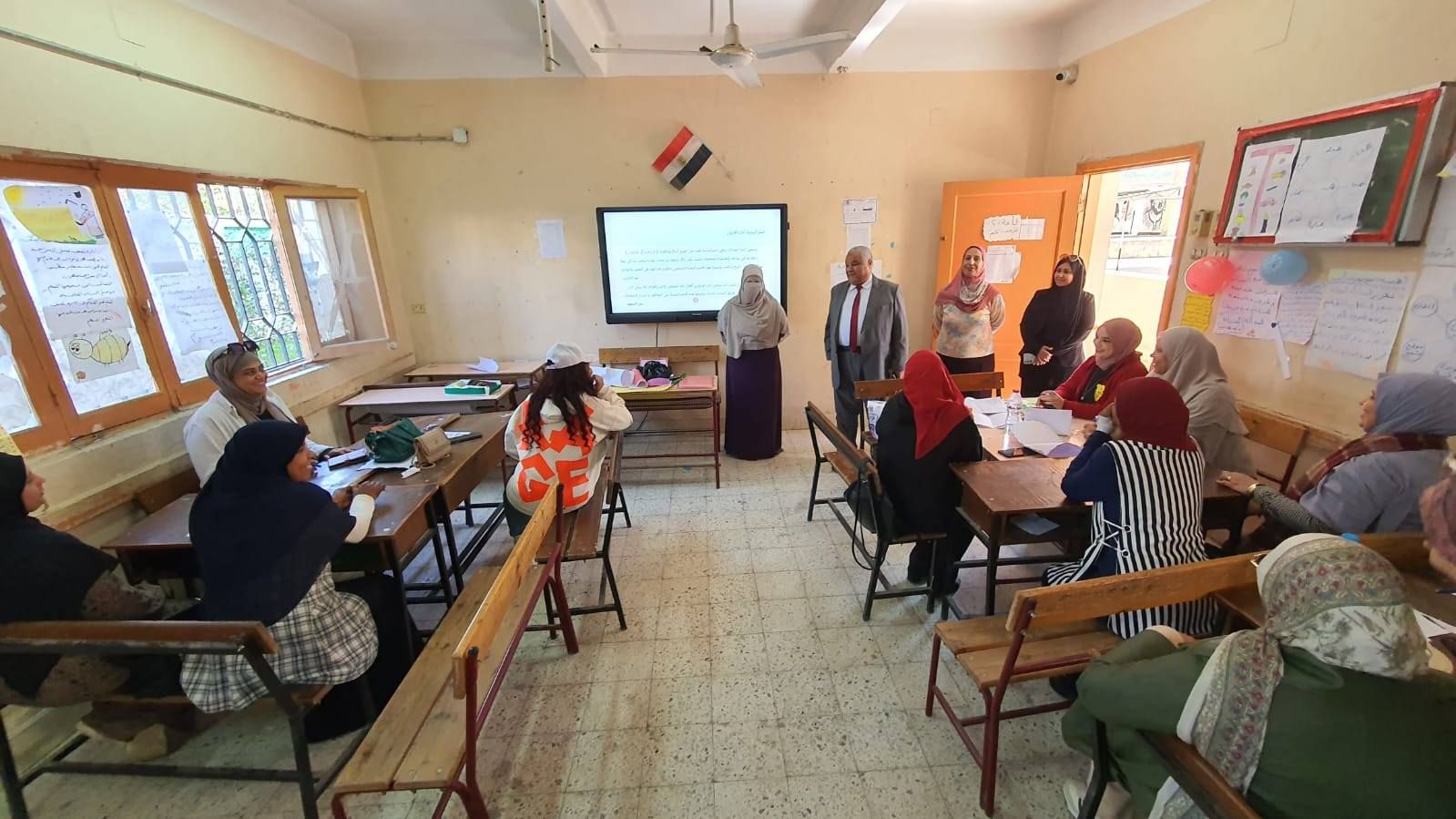 تفقد مقر تصحيح أوراق امتحانات الشهادة الإعدادية تفقد مقر تصحيح أوراق امتحانات الشهادة الإعدادية