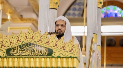 الشيخ الحذيفي في خطبة المسجد النبوي: أهل التقوى بجنة الدنيا ينعمون