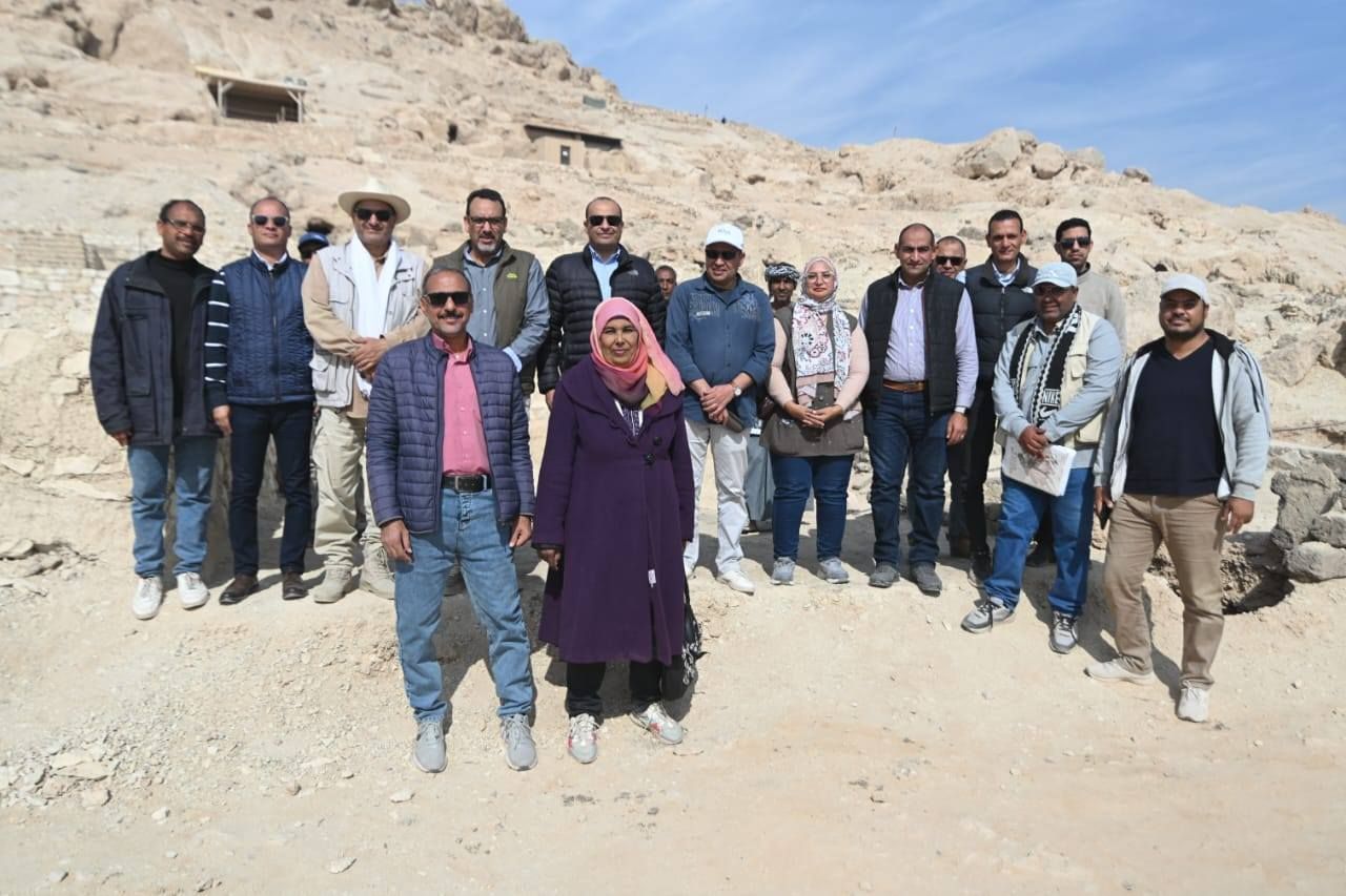 متابعة أعمال البعثات الأثرية المصرية والأجنبية في البر الغربى متابعة أعمال البعثات الأثرية المصرية والأجنبية في البر الغربى