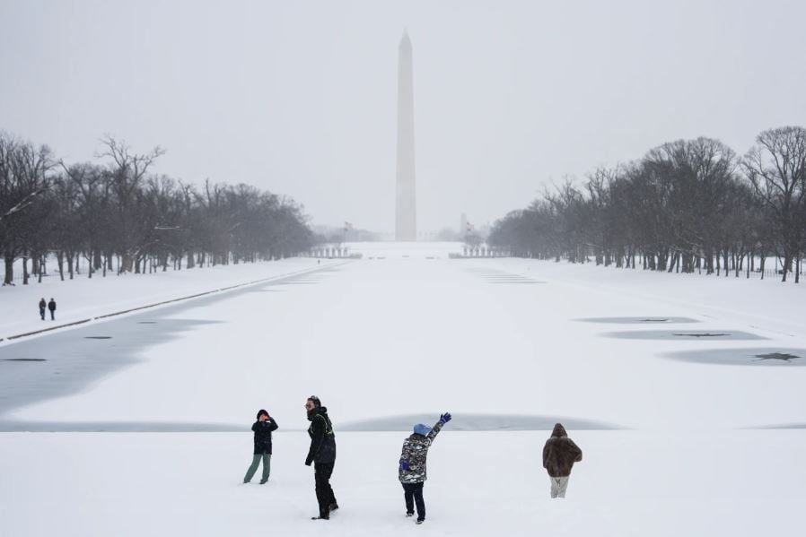 عاصفة شتوية تجتاح الولايات المتحدة بالصور (4) عاصفة شتوية تجتاح الولايات المتحدة بالصور (4)