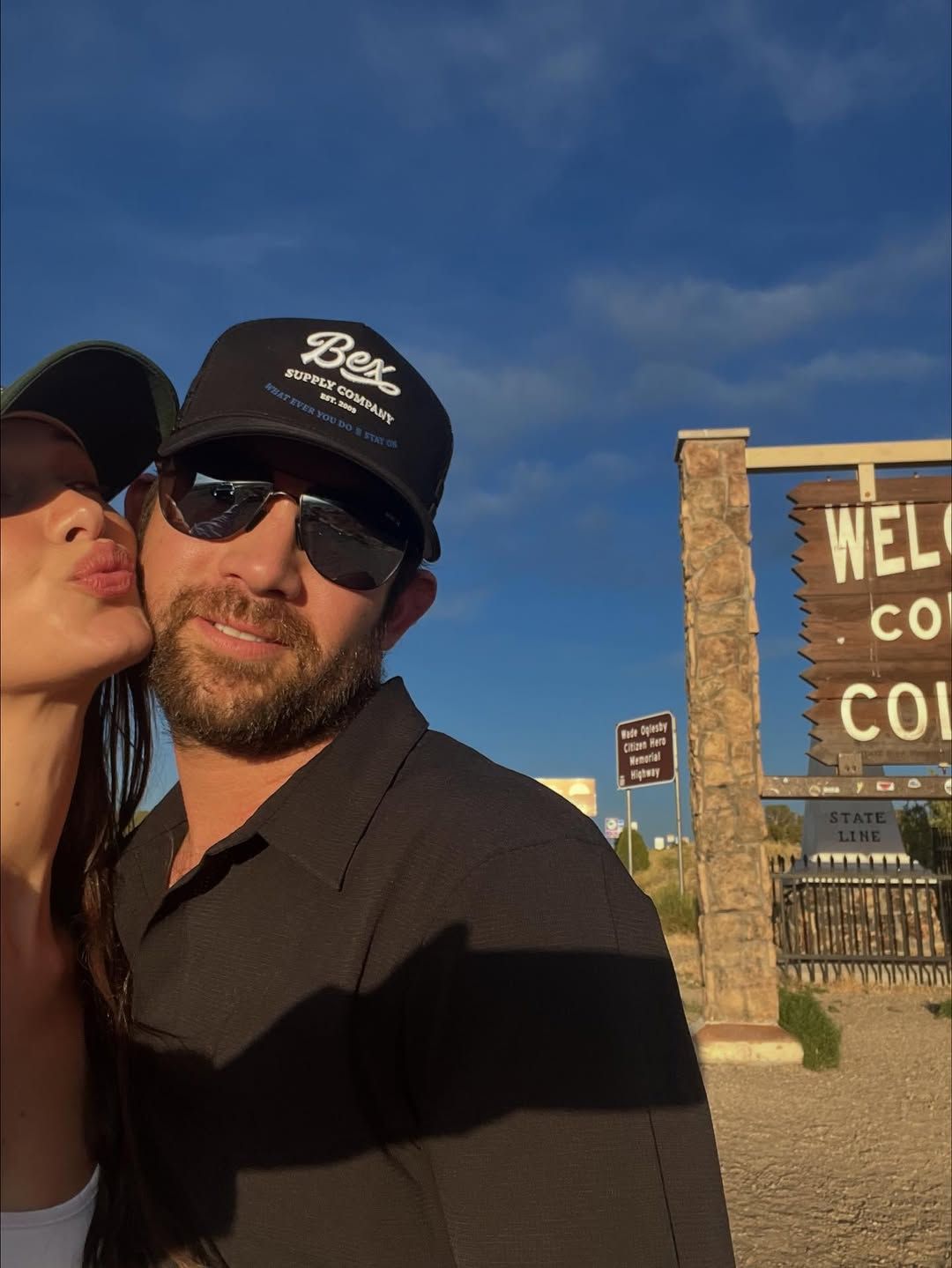 قبلة من بيلا لحبيبها