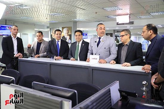 جولة أيمن محسب ومحمود سامى ومحمود الشويخ فى صالة تحرير اليوم السابع (29)