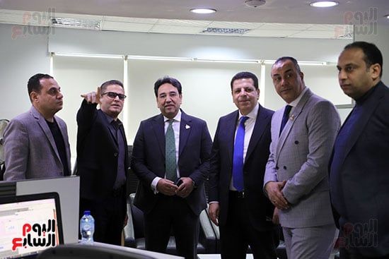 جولة أيمن محسب ومحمود سامى ومحمود الشويخ فى صالة تحرير اليوم السابع (21)