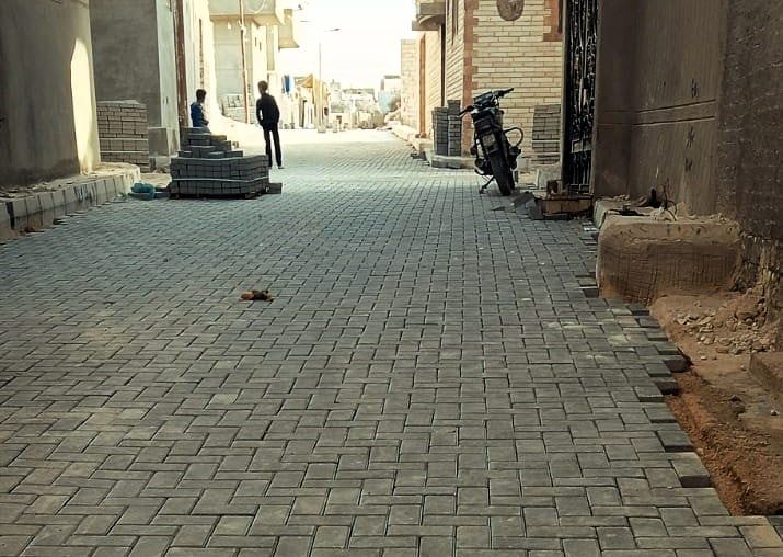 رصف الشوارع الضيقة في مطروح بالانترلوك