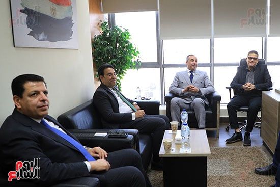 جولة أيمن محسب ومحمود سامى ومحمود الشويخ فى صالة تحرير اليوم السابع (31)
