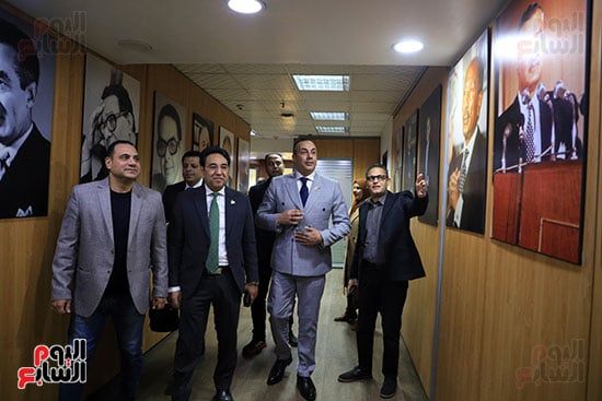 جولة أيمن محسب ومحمود سامى ومحمود الشويخ فى صالة تحرير اليوم السابع (10)