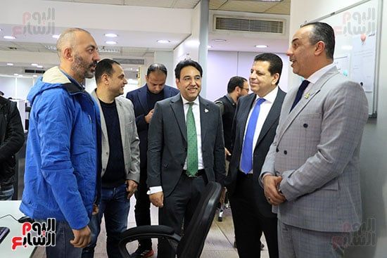 جولة أيمن محسب ومحمود سامى ومحمود الشويخ فى صالة تحرير اليوم السابع (27)