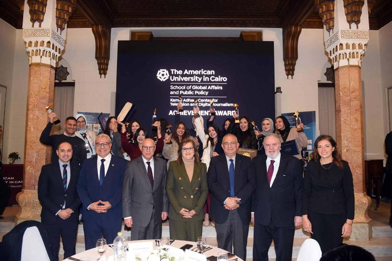 تكريم الكاتب الصحفي سمير عمر (2) تكريم الكاتب الصحفي سمير عمر (2)