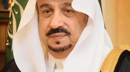 أمير الرياض يعزي أبناء عبدالله السديري في وفاة والدتهم