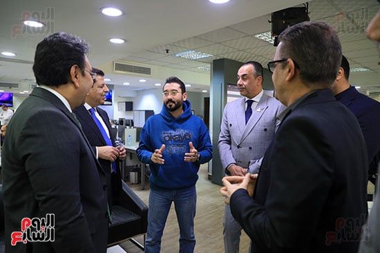 جولة أيمن محسب ومحمود سامى ومحمود الشويخ فى صالة تحرير اليوم السابع (23)