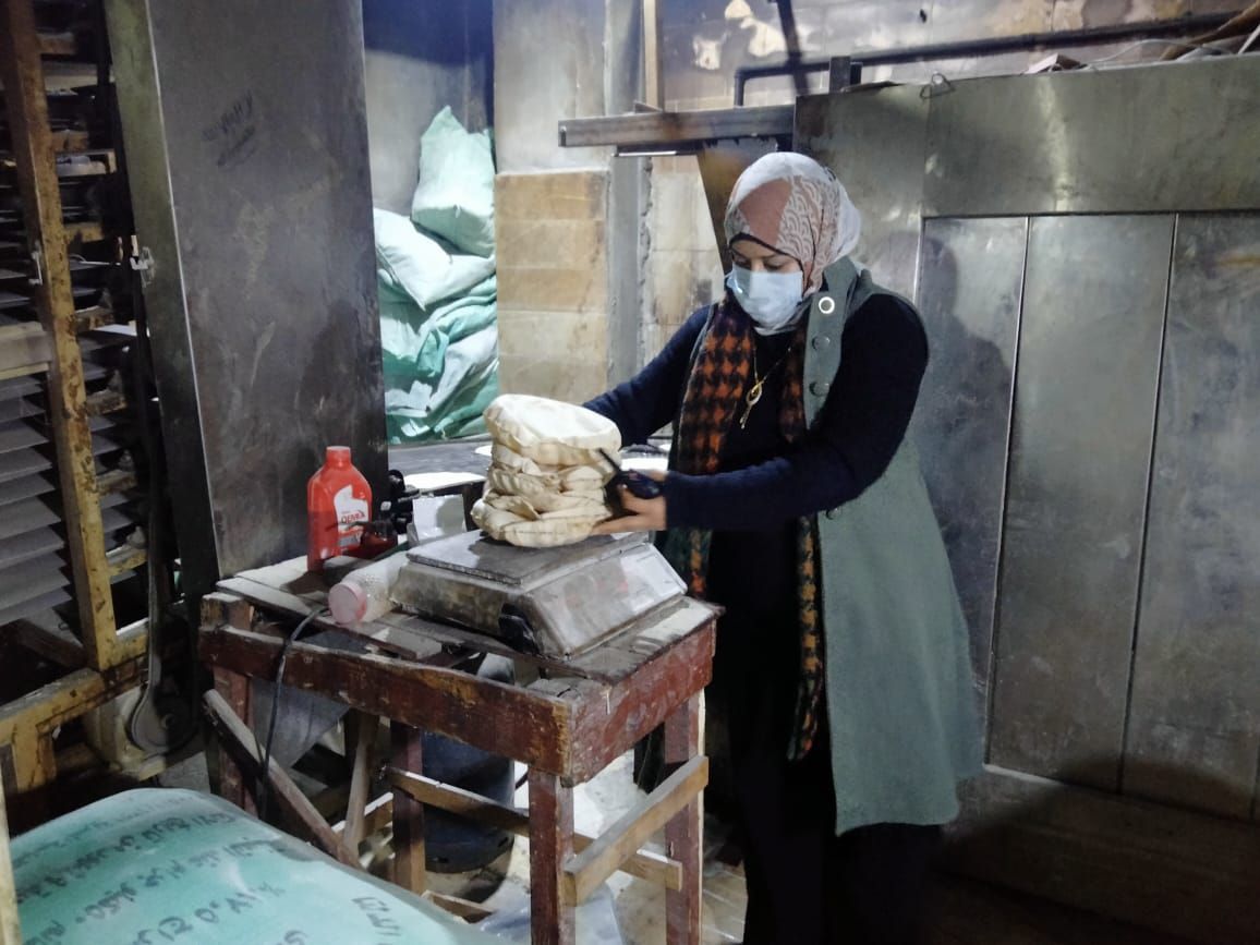 التأكد من وزن الأرغفة في حملة تموينية بدسوق - Copy التأكد من وزن الأرغفة في حملة تموينية بدسوق - Copy