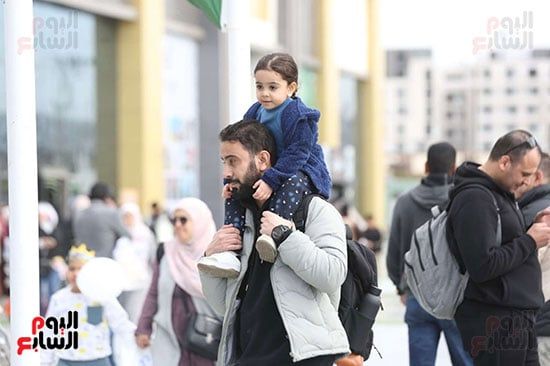 براءة وحنان في لقطة براءة وحنان في لقطة