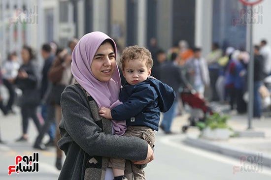 حضن الام وطن حضن الام وطن