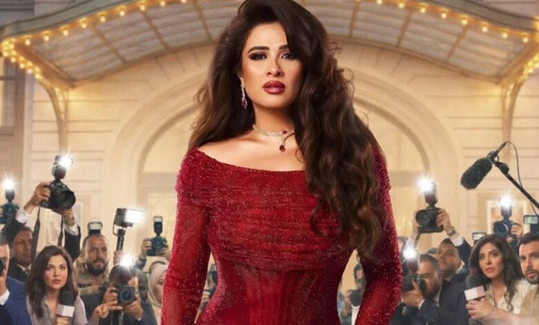 ياسمين عبدالعزيز تقاضي مروجي صورها