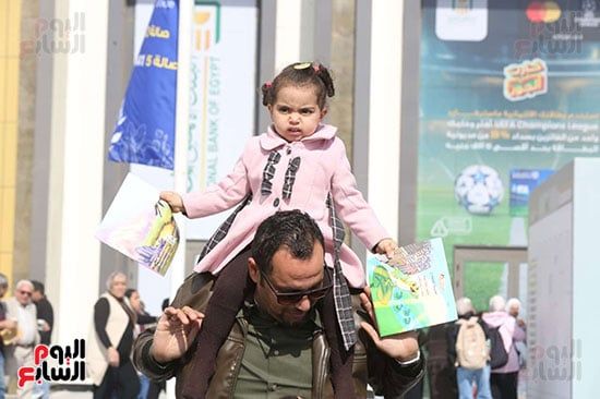 مشهد انساني مليء بالحنان مشهد انساني مليء بالحنان