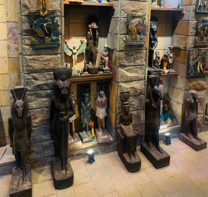 مصانع الألباستر والتحف سحر الهدايا لسياح العالم