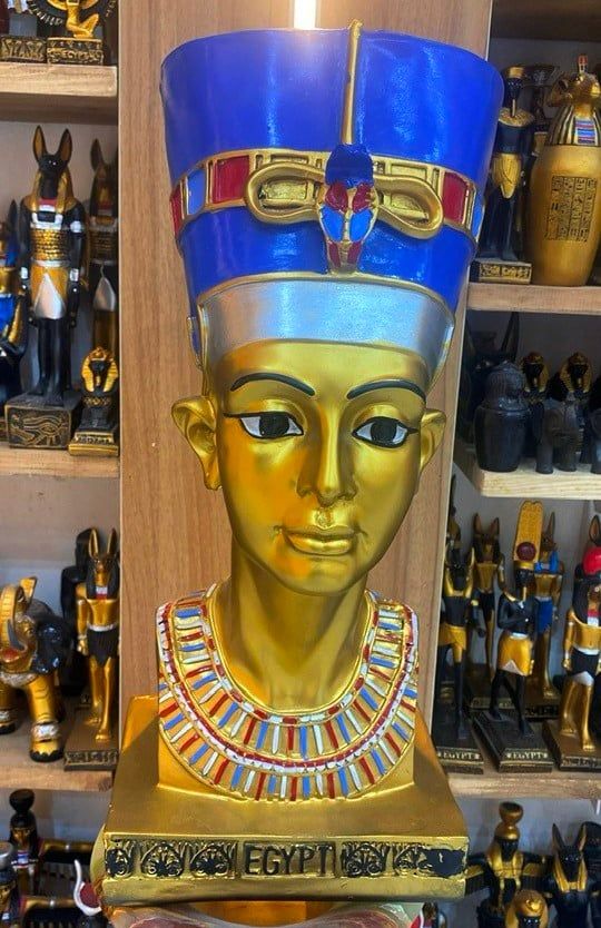 لوحات بديعة جاهزة هدايا لسياح العالم فى الأقصر