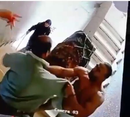 جانب من المشاجرة جانب من المشاجرة