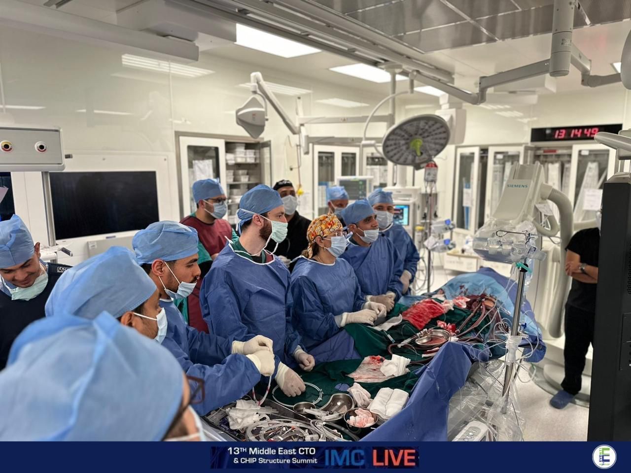 فريق طبي بمستشفى العاصمة الجديدة يشارك ببث حي لقسطرة قلبية عالية التعقيد (3) فريق طبي بمستشفى العاصمة الجديدة يشارك ببث حي لقسطرة قلبية عالية التعقيد (3)