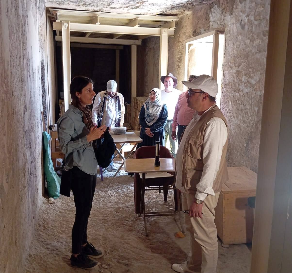 أعمال البعثة الأسترالية في مقابر ذراع أبو النجا غرب الأقصر أعمال البعثة الأسترالية في مقابر ذراع أبو النجا غرب الأقصر