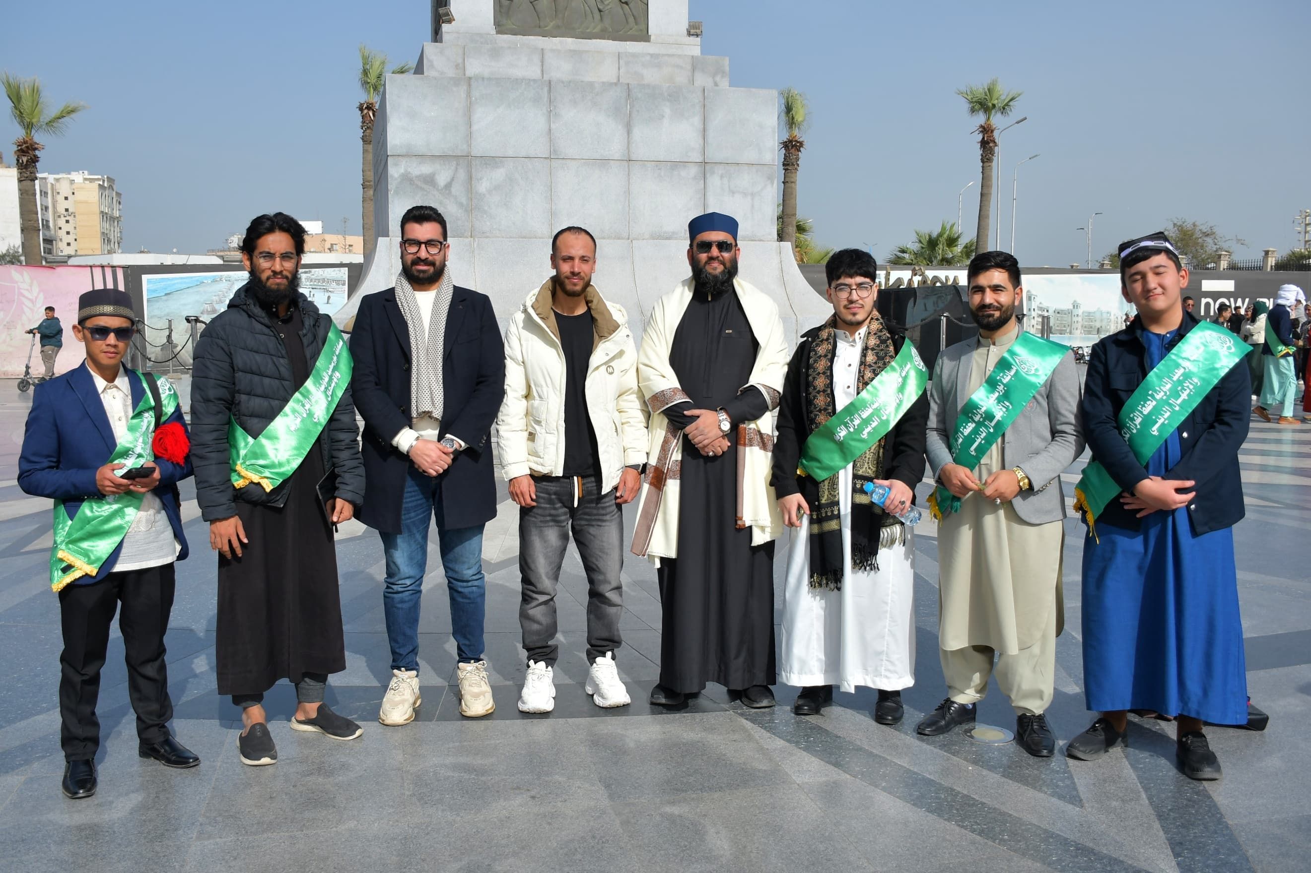 بعض المتسابقين