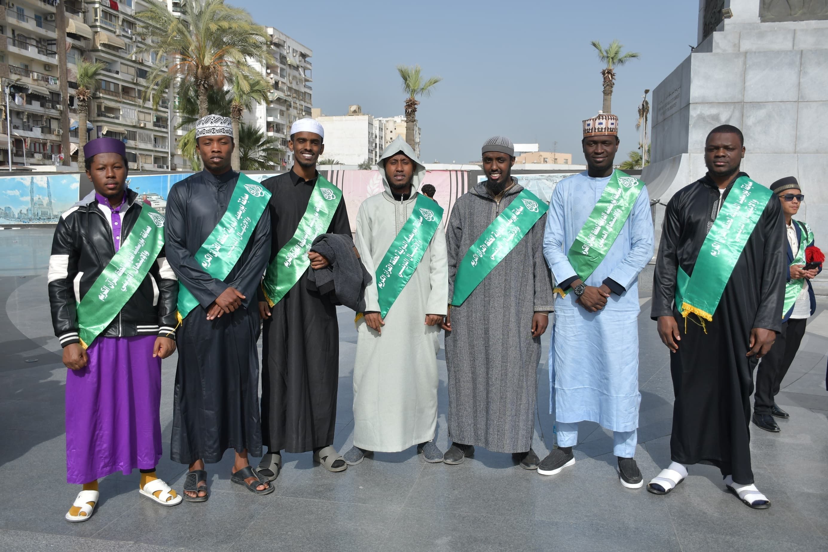 المتسابقون