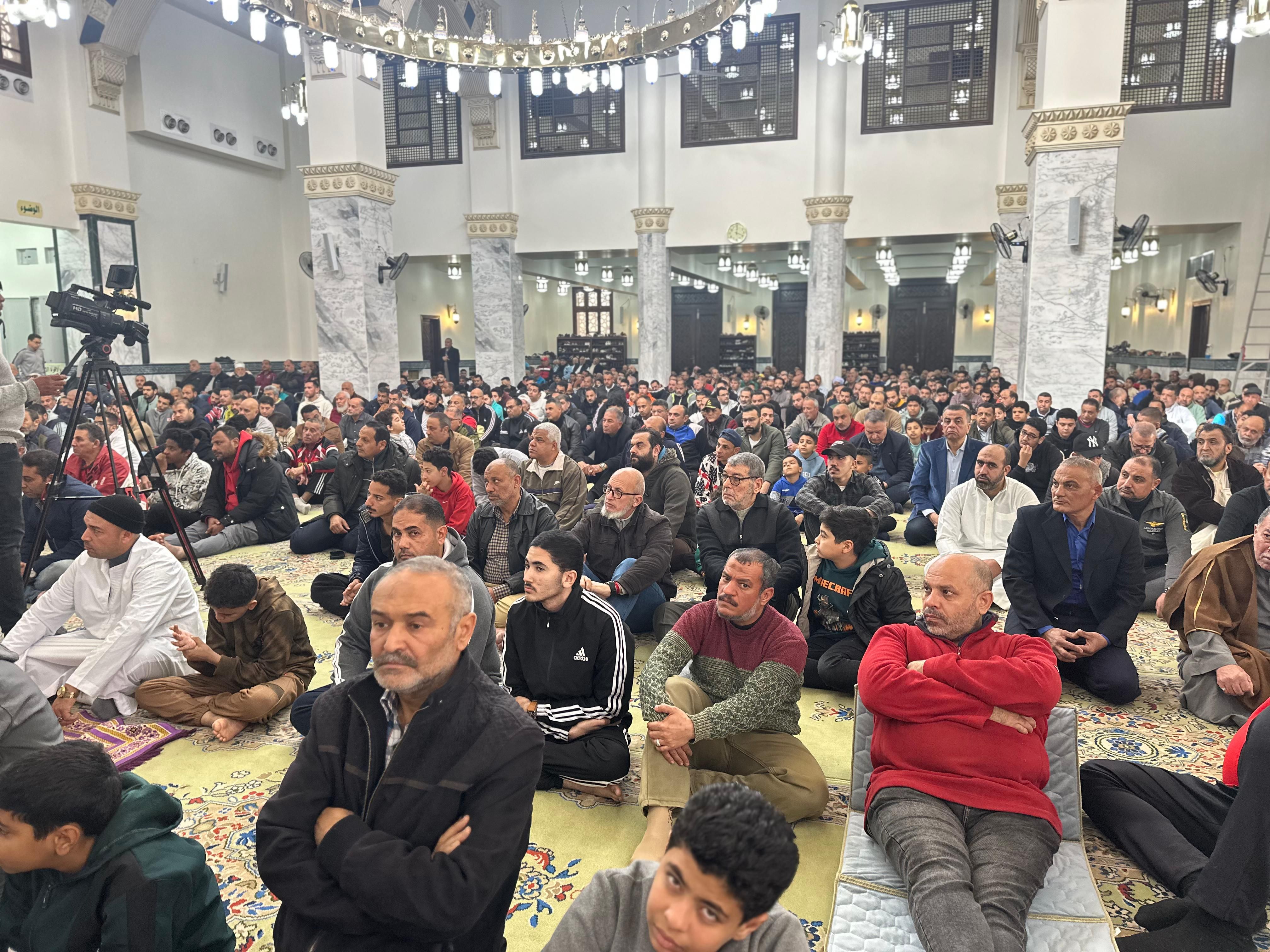 الحضور بالمسجد الحضور بالمسجد