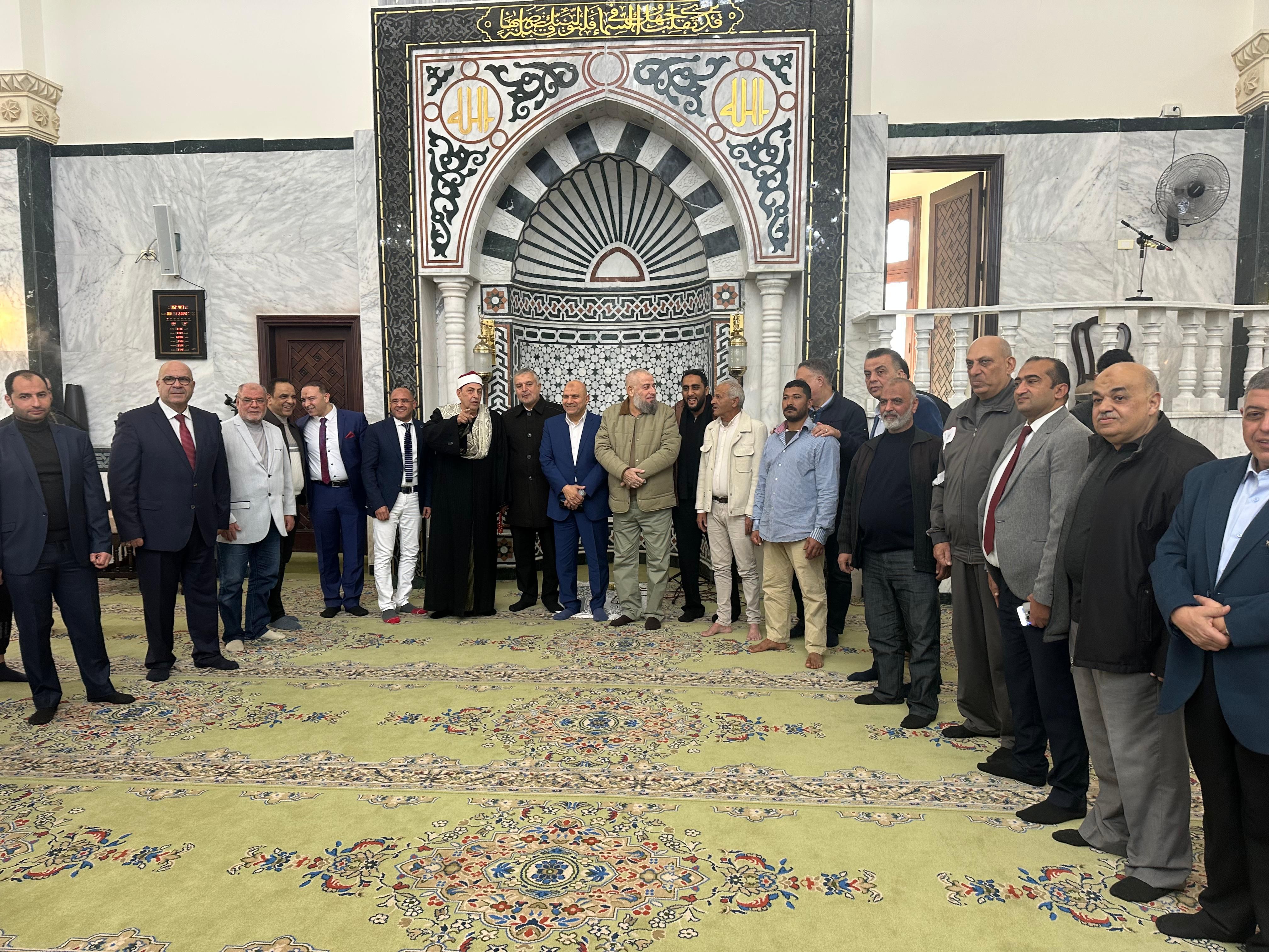 الشيخ احمد بالمسجد الشيخ احمد بالمسجد