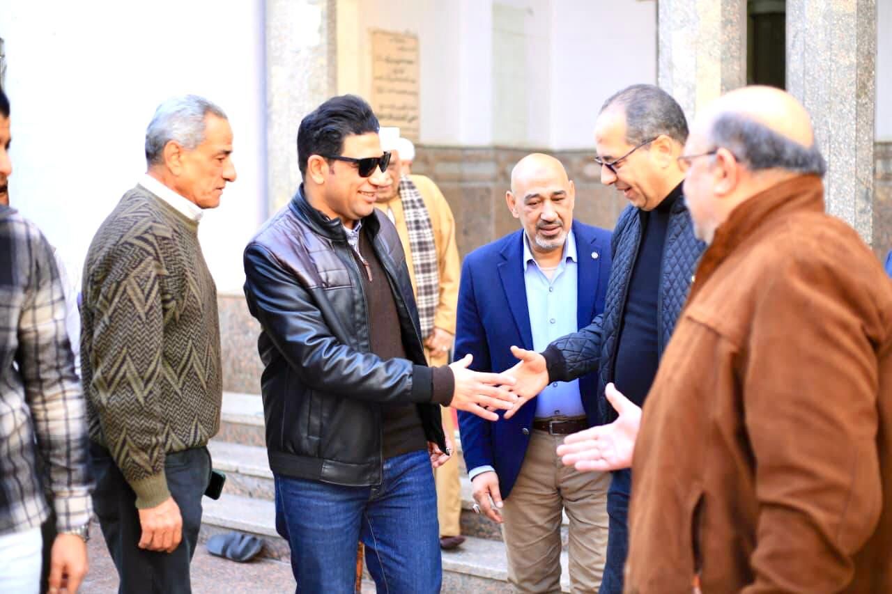 نائب محافظ سوهاج يستمع لشكاوى المواطنين (6) نائب محافظ سوهاج يستمع لشكاوى المواطنين (6)