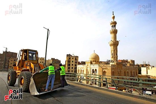 العمل جار على إزالة كوبري السيدة عائشة العمل جار على إزالة كوبري السيدة عائشة