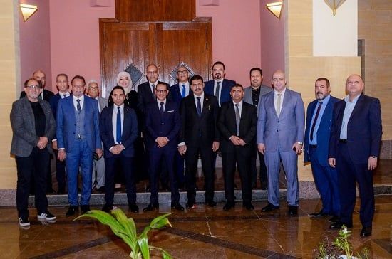 النائب ياسر الحفناوي يلتقي وزير العمل المصرى والقنصل العام في جدة لبحث أوضاع المصريين بالسعودية (1)