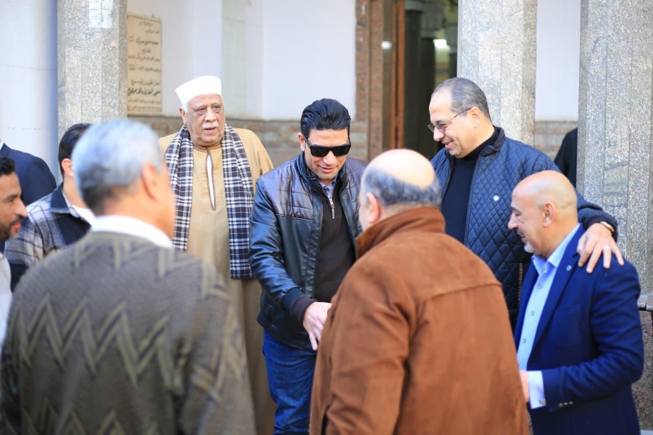 نائب محافظ سوهاج يستمع لشكاوى المواطنين (4) نائب محافظ سوهاج يستمع لشكاوى المواطنين (4)