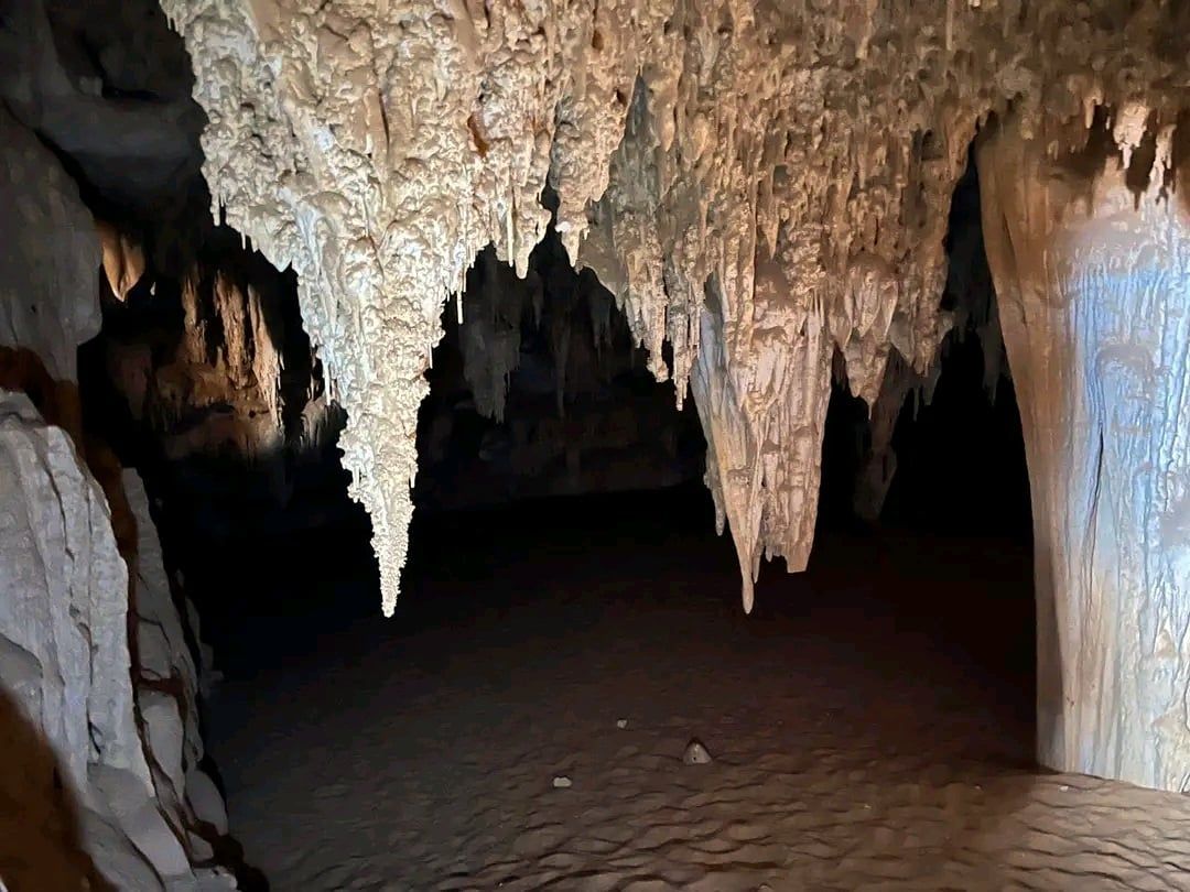 كهف الجارة (1) كهف الجارة (1)