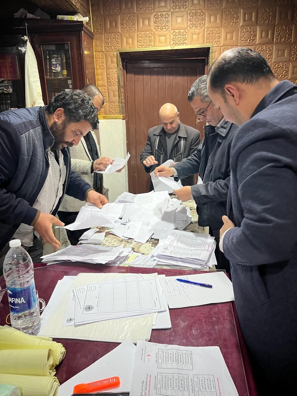 غلق اللجان وبدأ فرز اصوات المحامين غلق اللجان وبدأ فرز اصوات المحامين