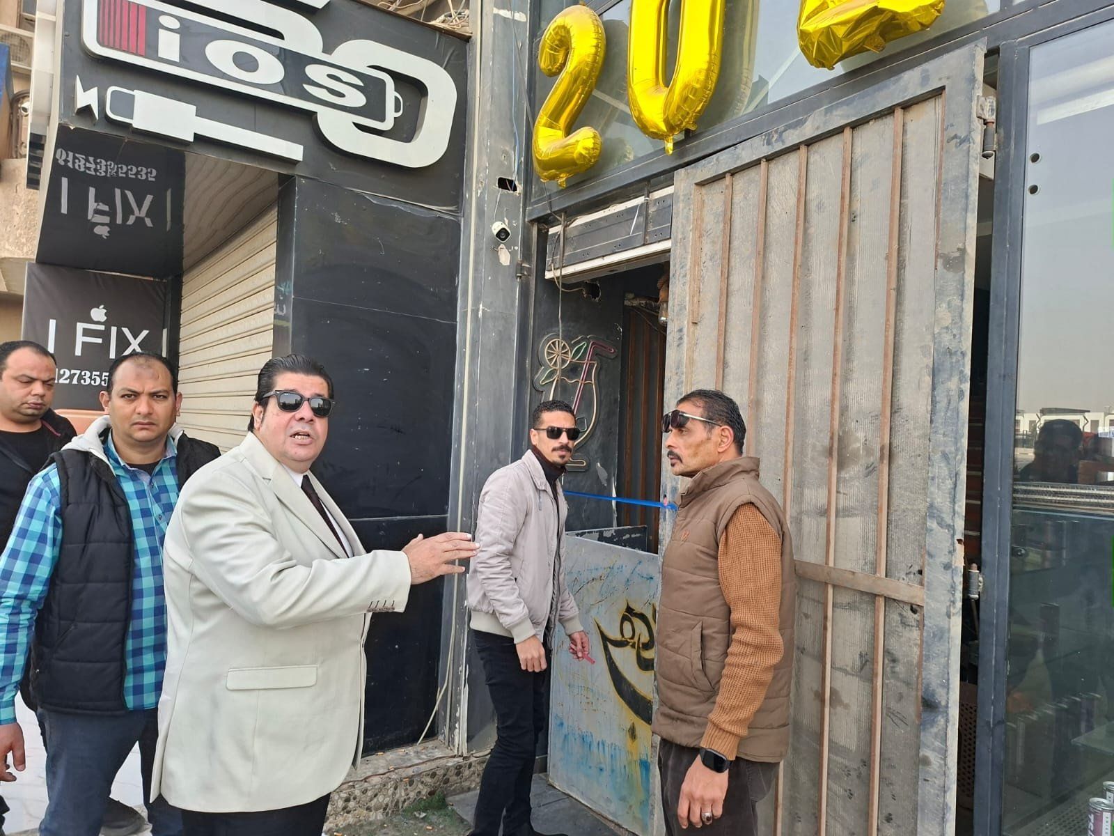 رئيس حي المعادي يقود حملات مكبرة لرفع الإشغالات (2) رئيس حي المعادي يقود حملات مكبرة لرفع الإشغالات (2)