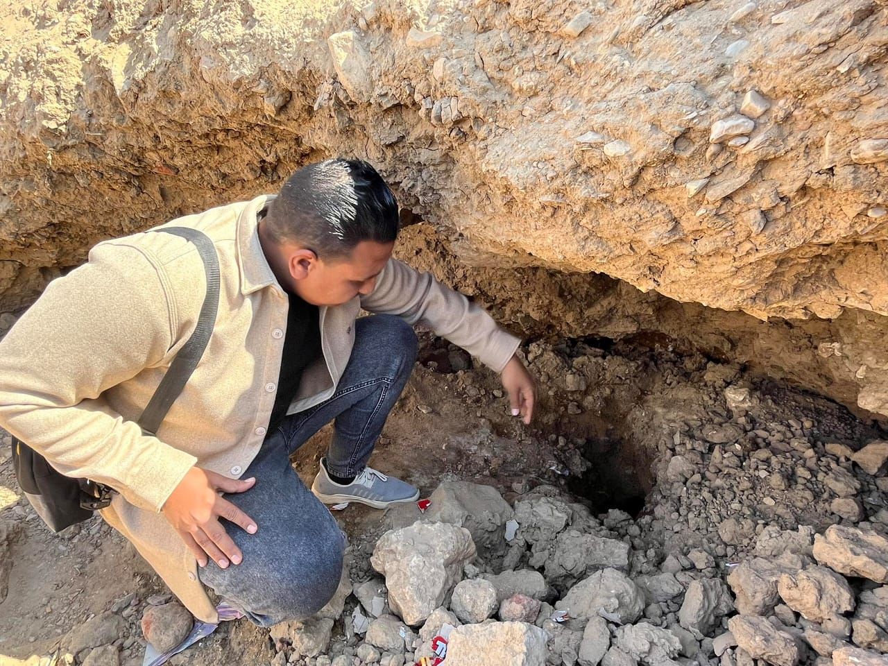 صحفى اليوم السابع داخل البئر صحفى اليوم السابع داخل البئر